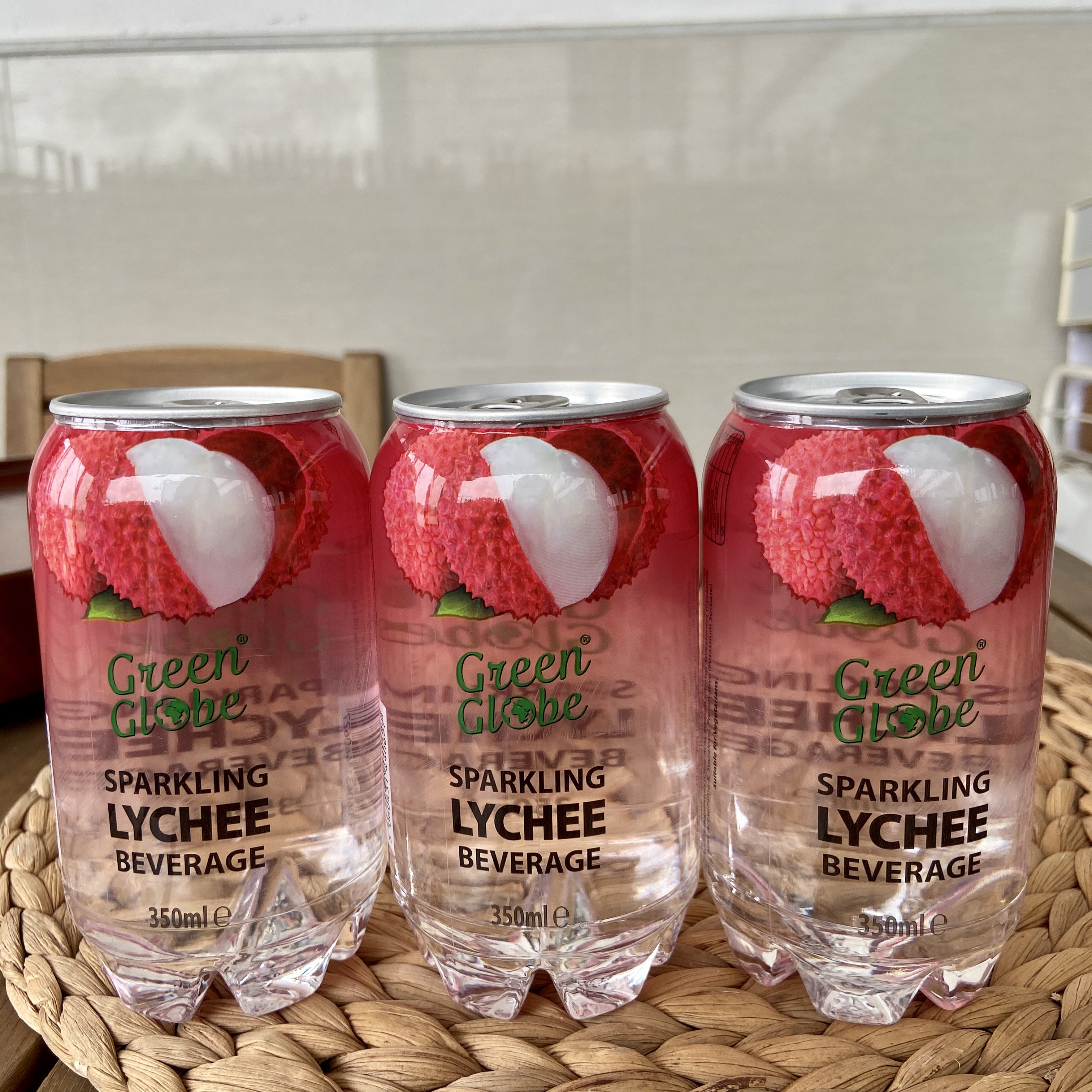 Sparkling water with fruit flavor